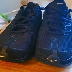 Nike black shox